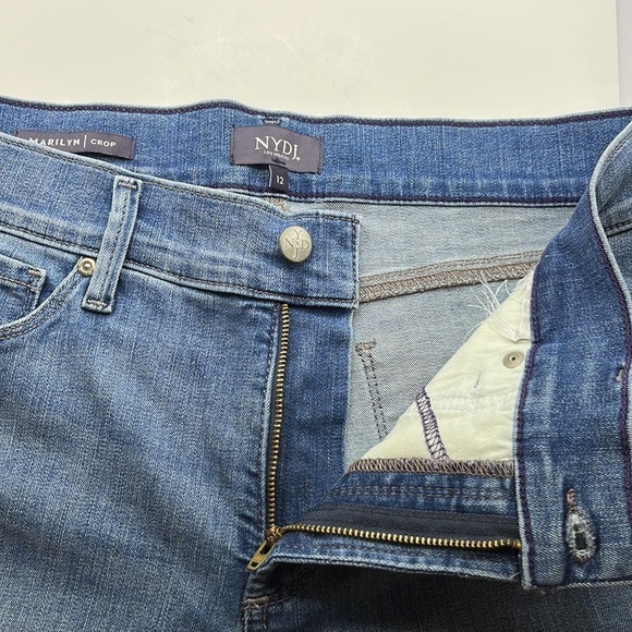 NYDJ Marilyn Crop Size 12 - Picture 16 of 16